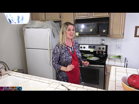 ❤️ A madrasta a ordenhá-lo na cozinha antes do seu encontro ❌ Porno em pt.pornofilmtv.ru ☑
