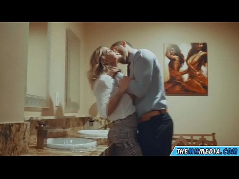 ❤️ Quando uma loira peituda o seduz numa casa de banho pública ❌ Porno em pt.pornofilmtv.ru ☑